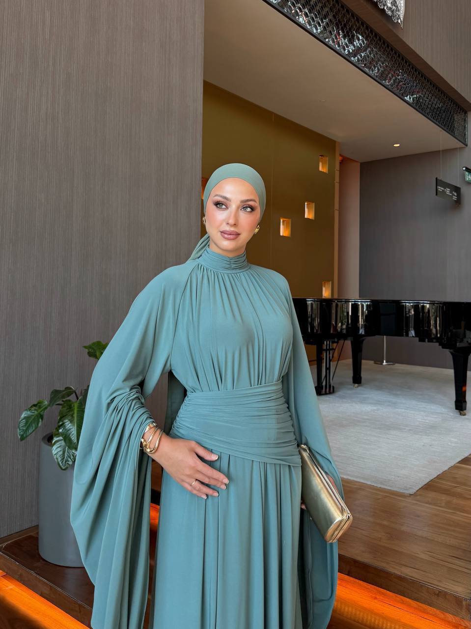 The sleeve dress qashe