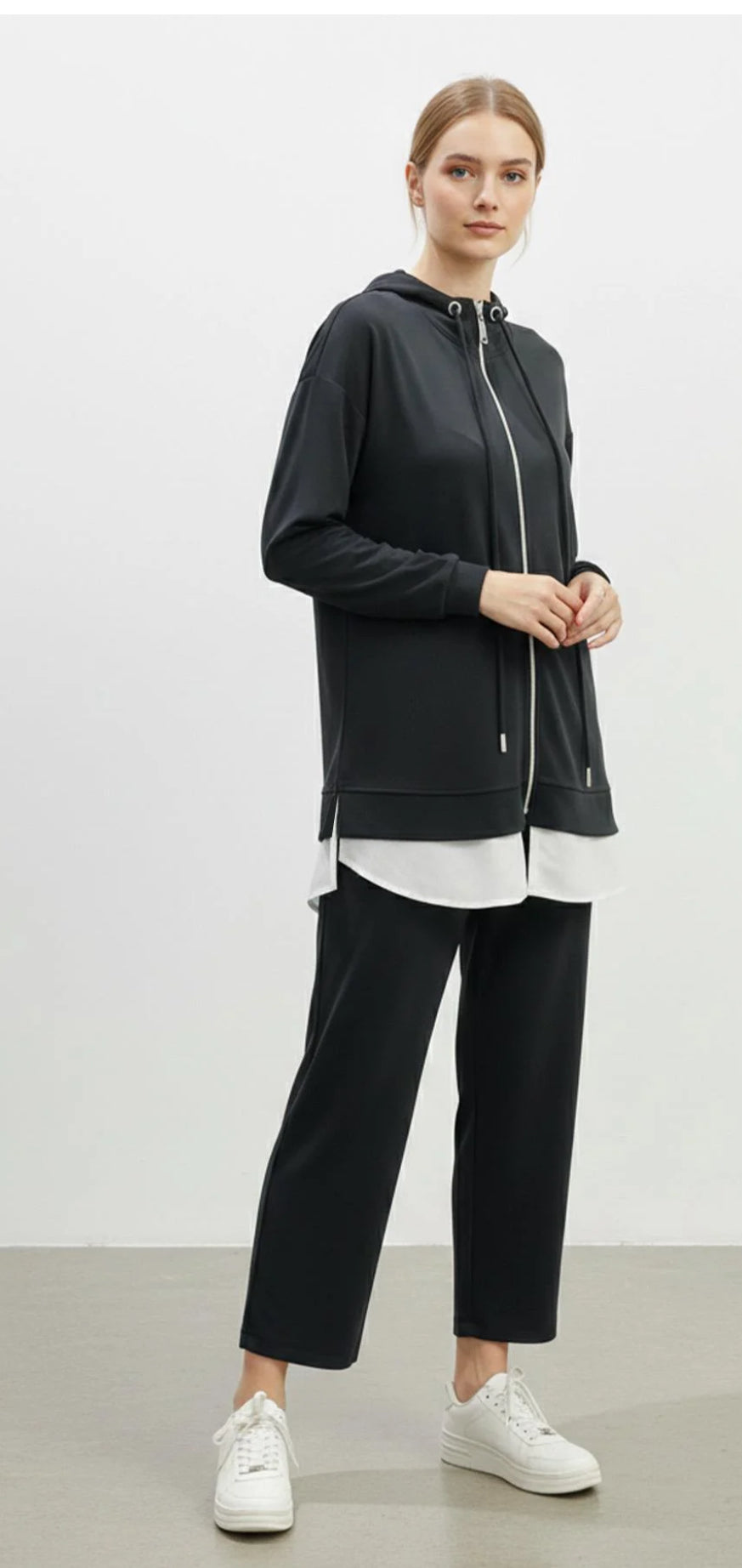 Black tensel set Puane