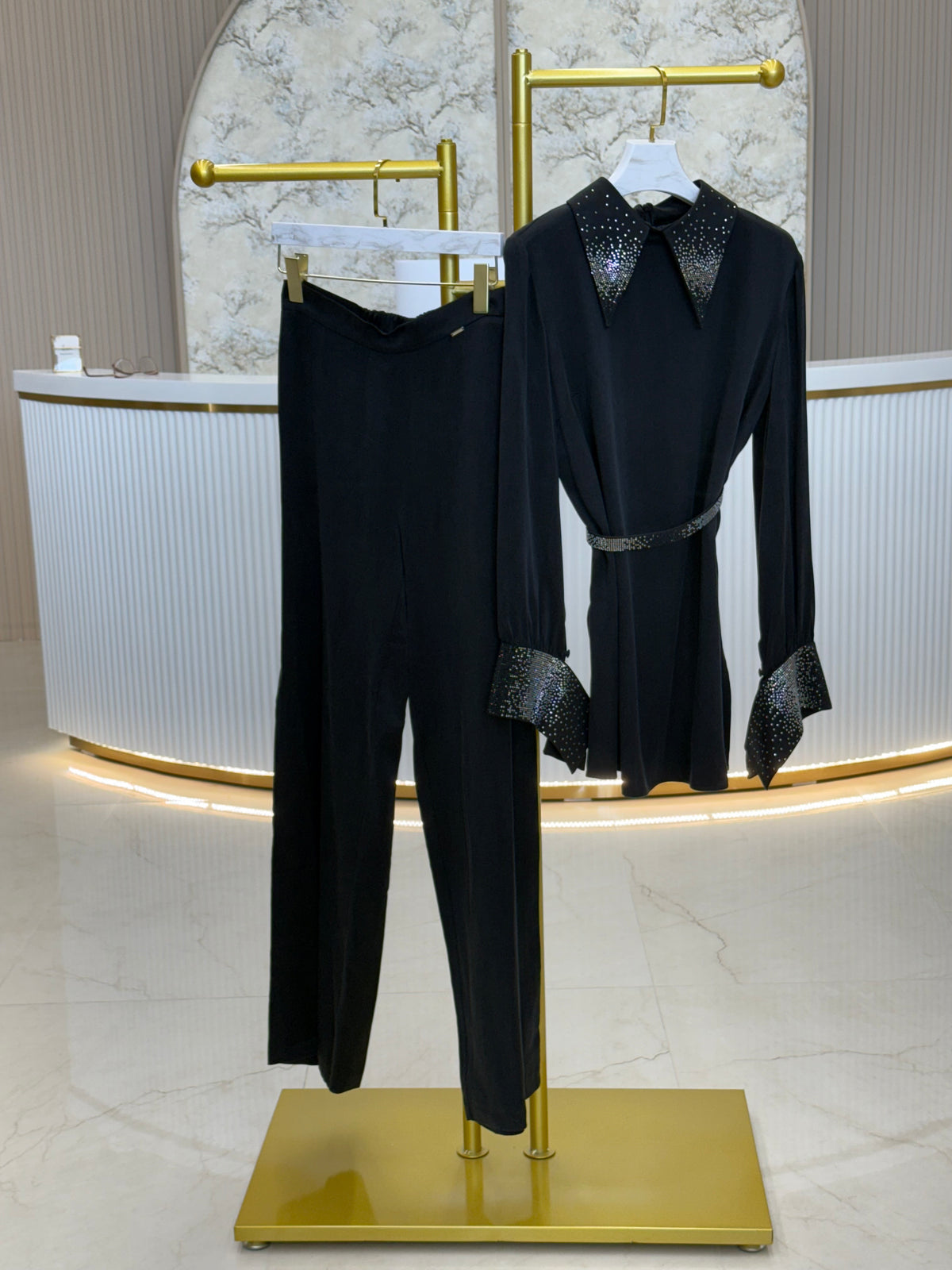 Splendid Senna Black