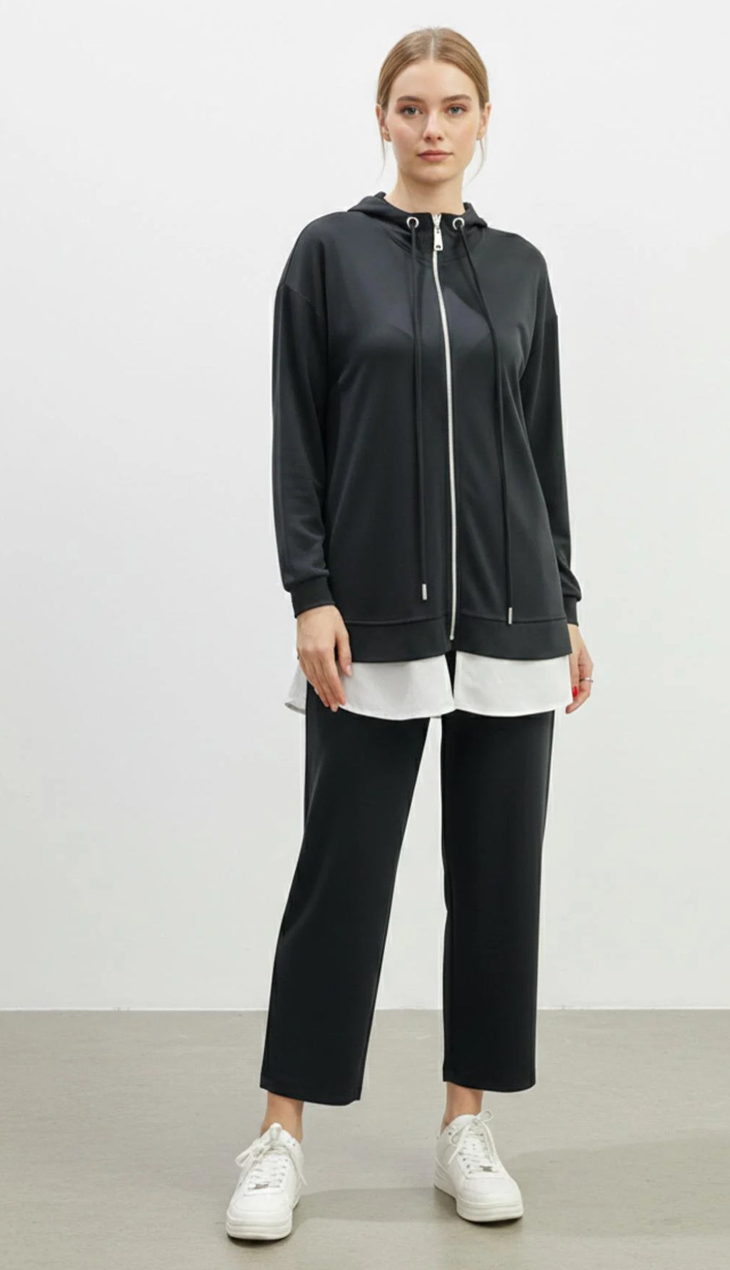 Black tensel set Puane